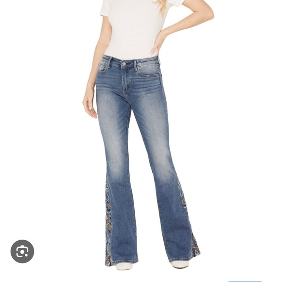 NWT Driftwood Women’s Farrah Embroidered Flare Leg Jeans Size 32 Fall - Picture 1 of 10
